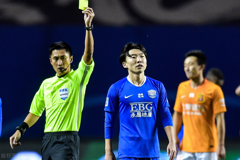  特鲁瓦保级生死战告捷，团队协作击退直接竞争者